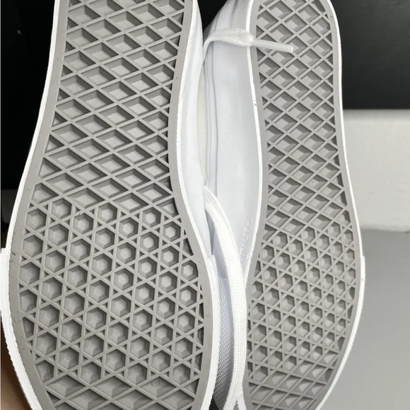 Vans - Picture 6 of 6